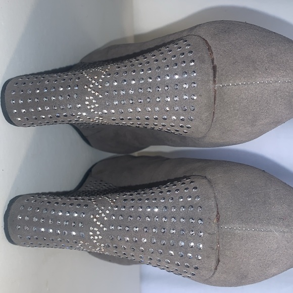 Ed Hardy - Picture 5 of 6